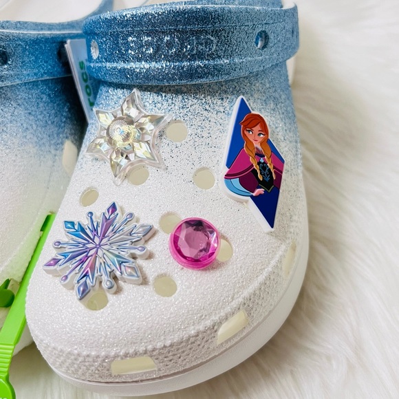 Frozen‎ Clogs - Picture 8 of 11